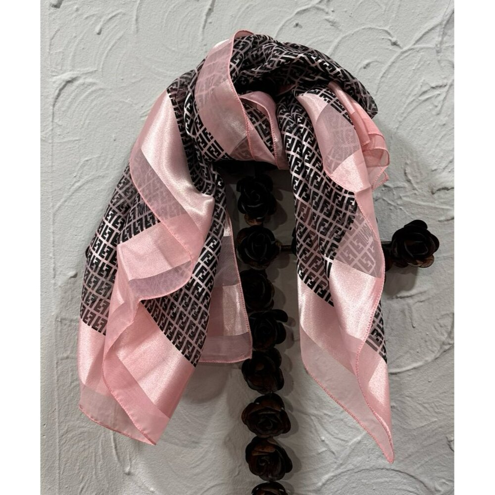 Beautiful Scarf - Picture 4 of 5